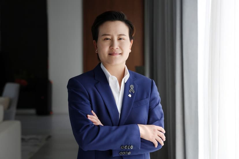 Thai Luxury Homes Court Global Buyers Amid Slump