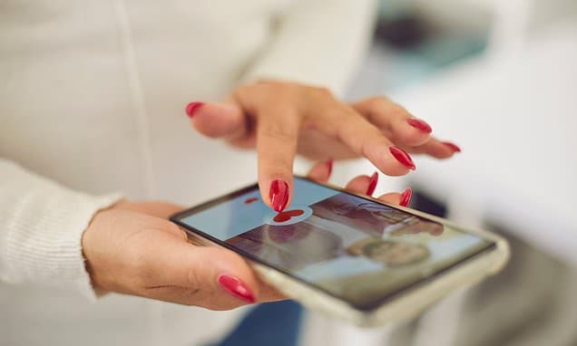 Tinder Bets on AI to Reshape Dating