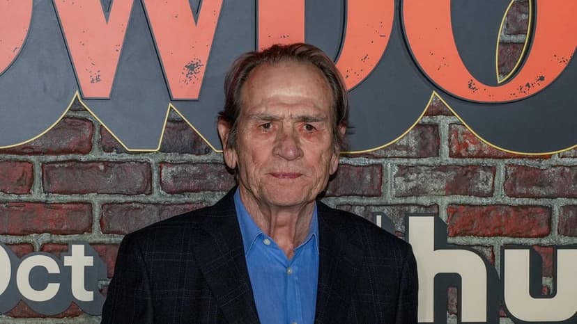 Tommy Lee Jones's Rare Public Outing After Daughter's Death