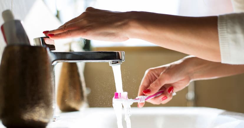 TikTok Dentist's Viral Tip: Ditch Toothbrushes Sooner!