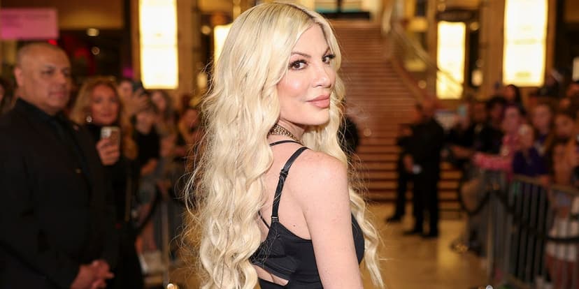 Tori Spelling Hospitalized After Car Crash