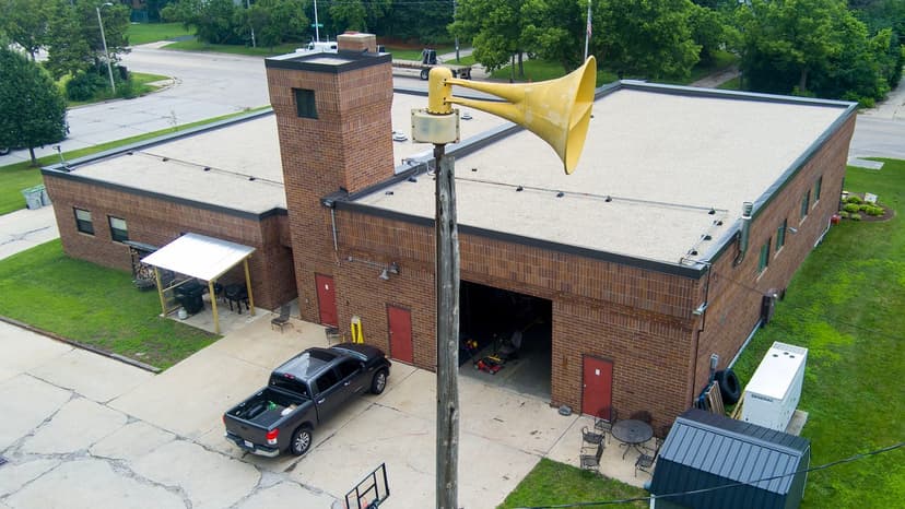 Tornado Sirens vs. Phone Alerts: What's the Difference?