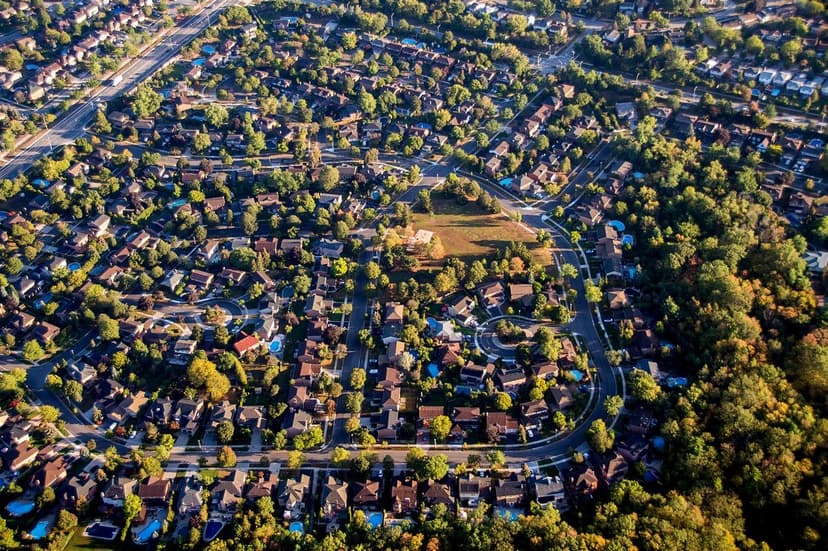Toronto Home Prices Sink for 9th Month