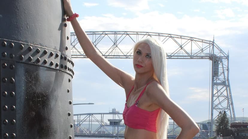 Towering Challenges: 6ft 8.5in Woman Shares Realities of Being Exceptionally Tall