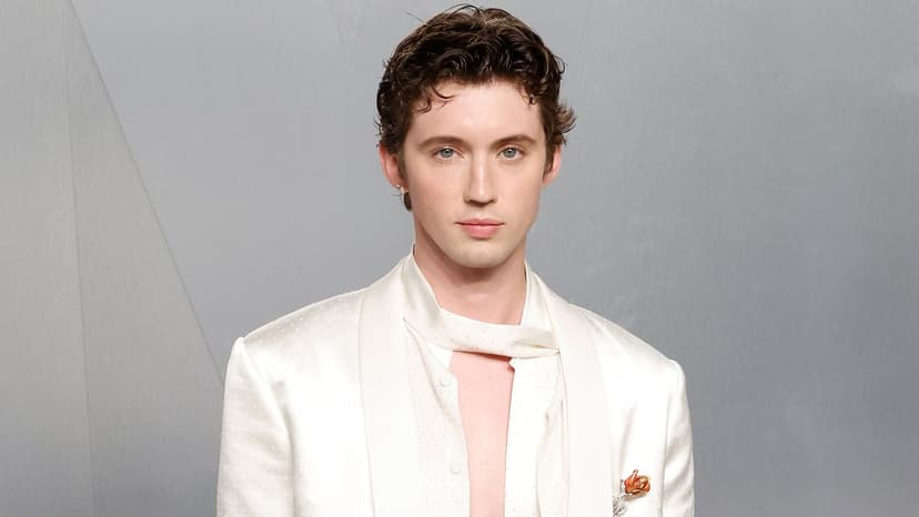 Troye Sivan's 'She's the Best' Drops Oct 6