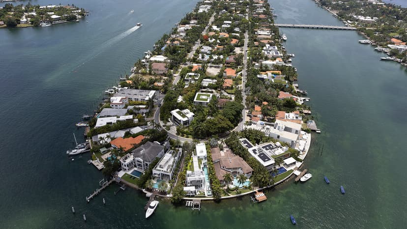 Three Children Die After Barge Hits Sailboat