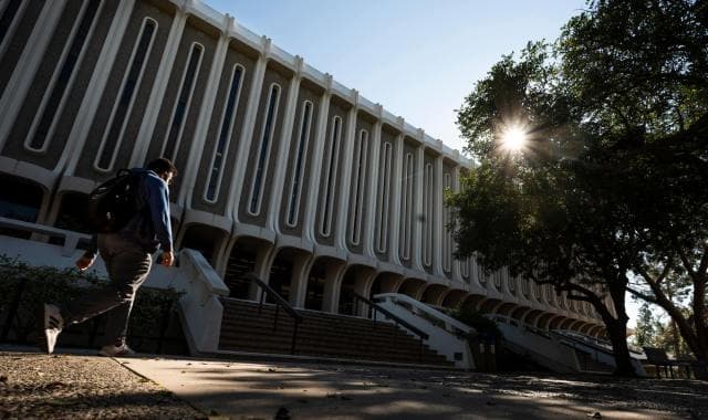 UCI Launches Center to Study AI in Writing Instruction