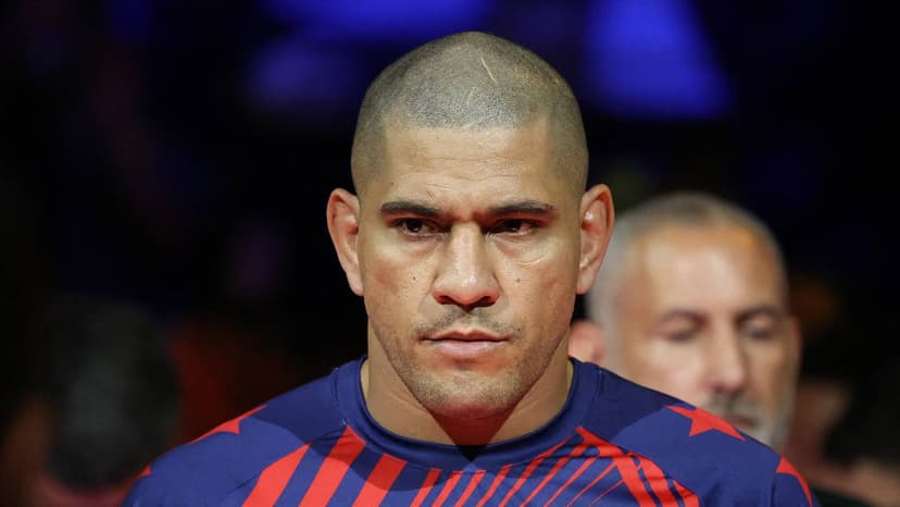Oliveira vs. Lopes for BMF Title at UFC 335!