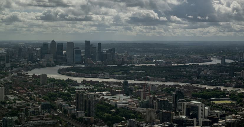 UK Firms Brace for Higher Rates, Focus on Cost-Cutting