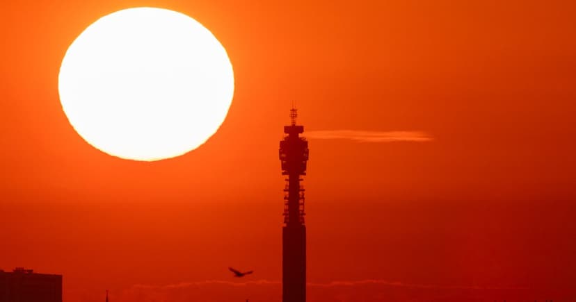UK Faces Heatwave: Amber Alerts Issued!
