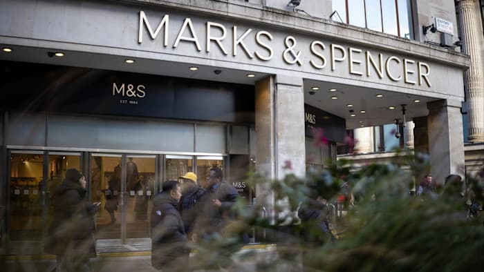 Retailers Fight Brazen Shop Theft Surge