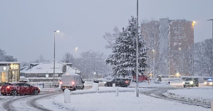 UK Snow Alert: Wintry Blast Hits This Weekend!