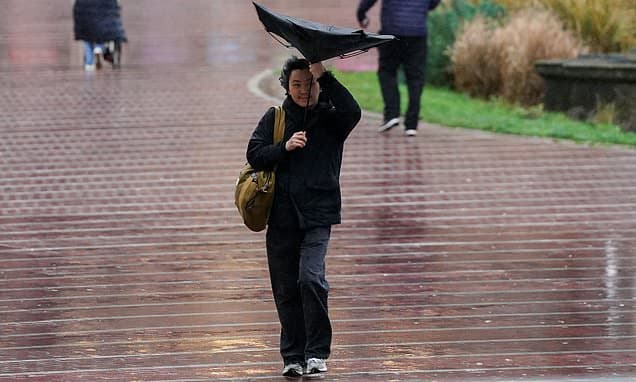UK braces for snowstorm as 20C+ heatwave looms