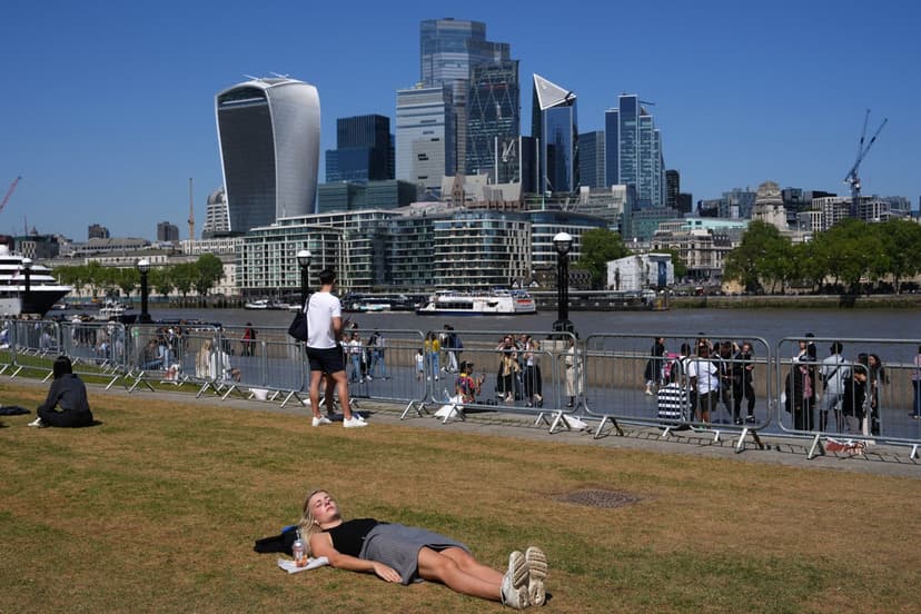 UK Weather Alert: Bank Holiday Heat to Thunderstorms