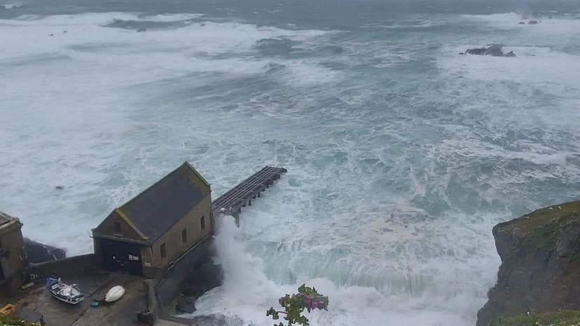 Yellow Alert: Strong Winds Batter South England