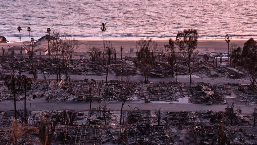 US Braces for $100B+ Disasters: Wildfires & Storms Rage