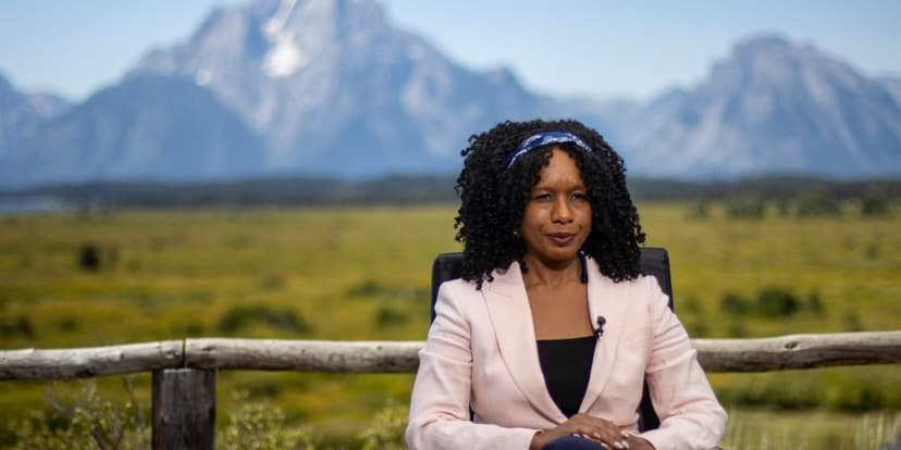 Cracks Emerge: US Economy's Bright 2026 Outlook Fades