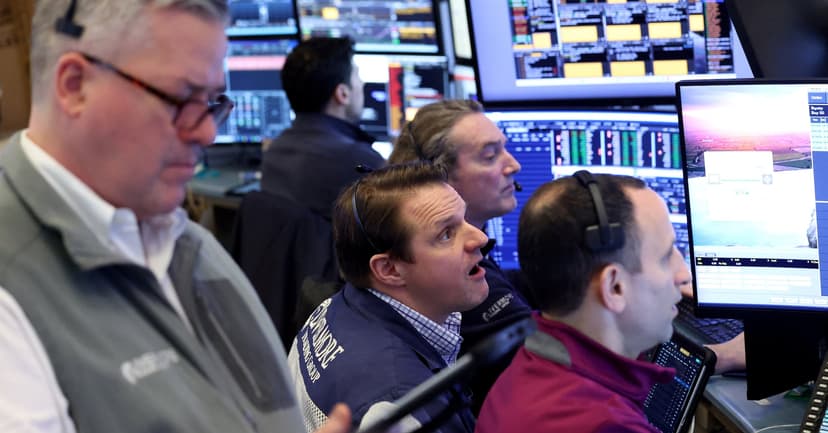 Investors Pour Billions into US Equities Amid Easing Inflation Fears