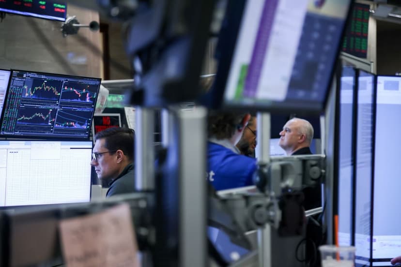 US Stocks Defy Global Chaos: Energy & Tech Lead Rally