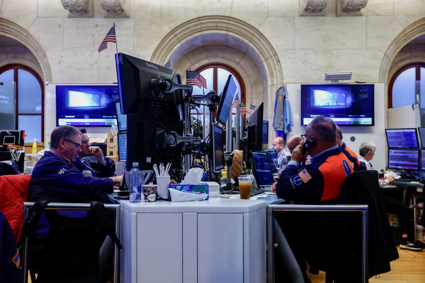 Stocks Dip as Inflation Fears Clash With Earnings Cheer