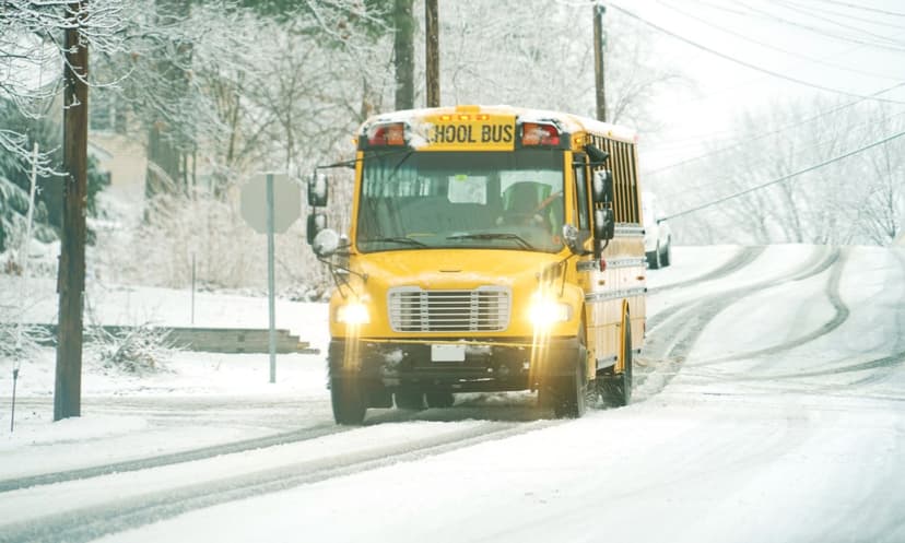 Winter Storm Paralyzes US: Snow, Ice, and School Closures!