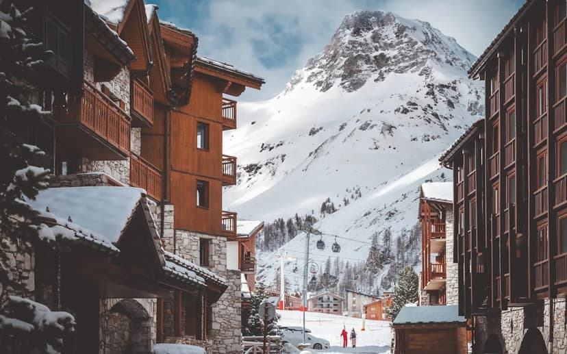 Ski Resort Tragedy: 3 Dead in Val d'Isere Avalanche