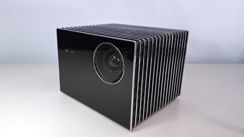 Five-Star Projector Achieves Near Rainbow-Free DLP Image