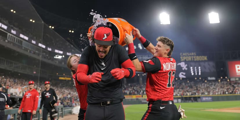 Vargas' 10th Inning Homer Lifts White Sox Over Tigers