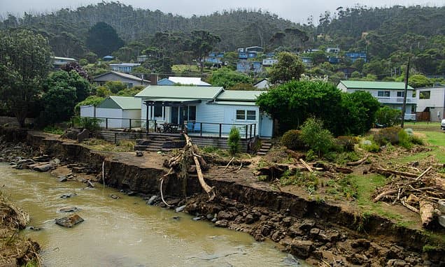 Victoria Floods: 'Terrifying' Flash Floods Devastate Great Ocean Road