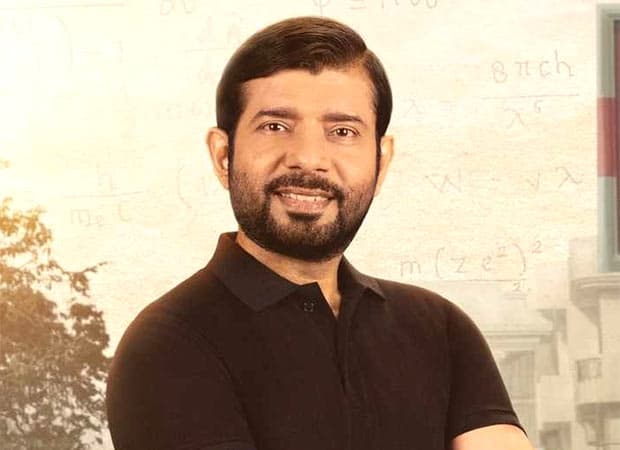 Viineet Kumar Siingh's 'Hello Bachhon' Wins Netflix Applause