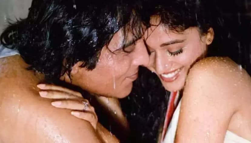 Madhuri Dixit Bleeds After Vinod Khanna Kiss Scene