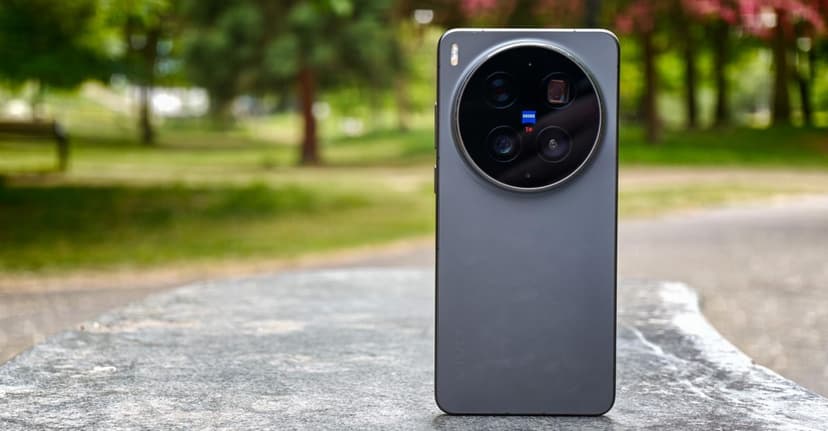Vivo's X300 Ultra: Balanced Cameras Outshine Telephoto Wars