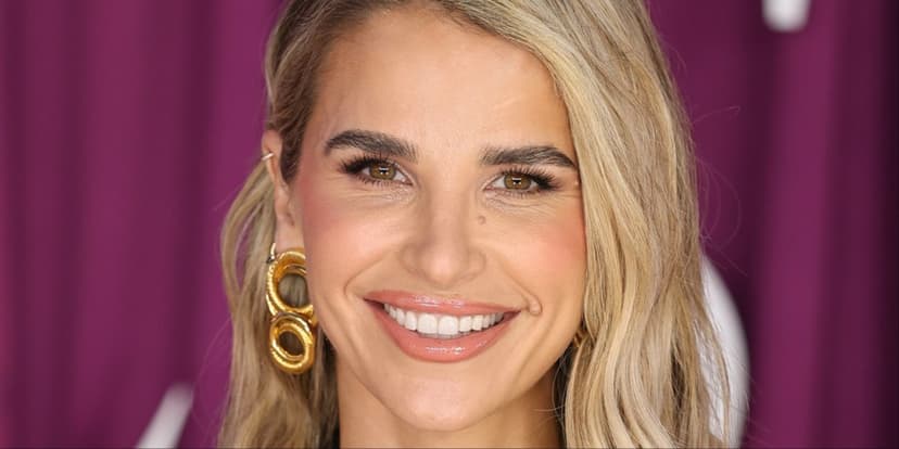 Vogue Williams Signs With YMU Management