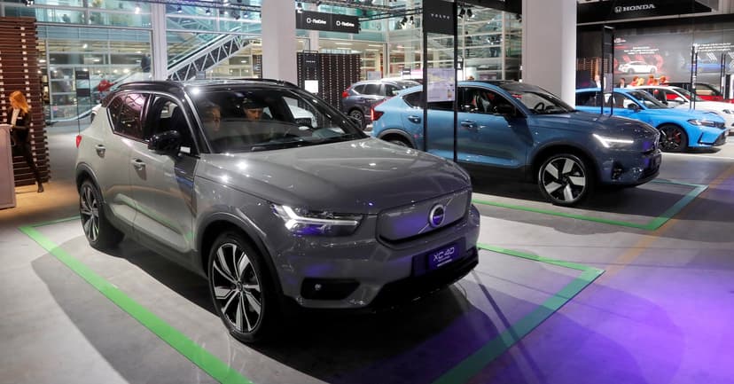 Volvo Recalls 413,151 Cars for Camera Glitch