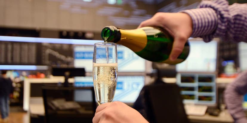 Wall Street Bonuses Rise Modestly: VPs Lead Gains