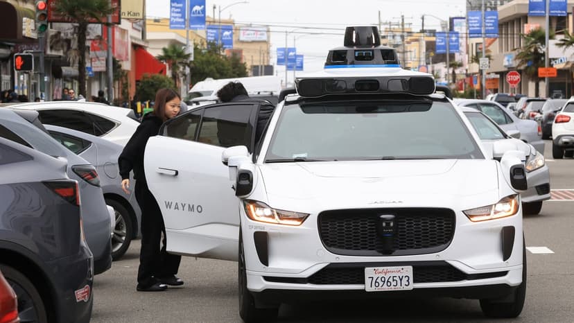 Gig Workers Paid to Close Self-Driving Car Doors