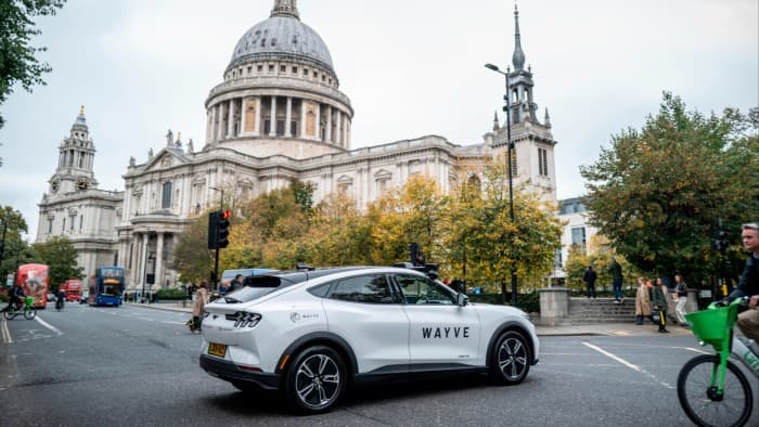 Wayve's AI Drives London: Driverless Cars Take Over