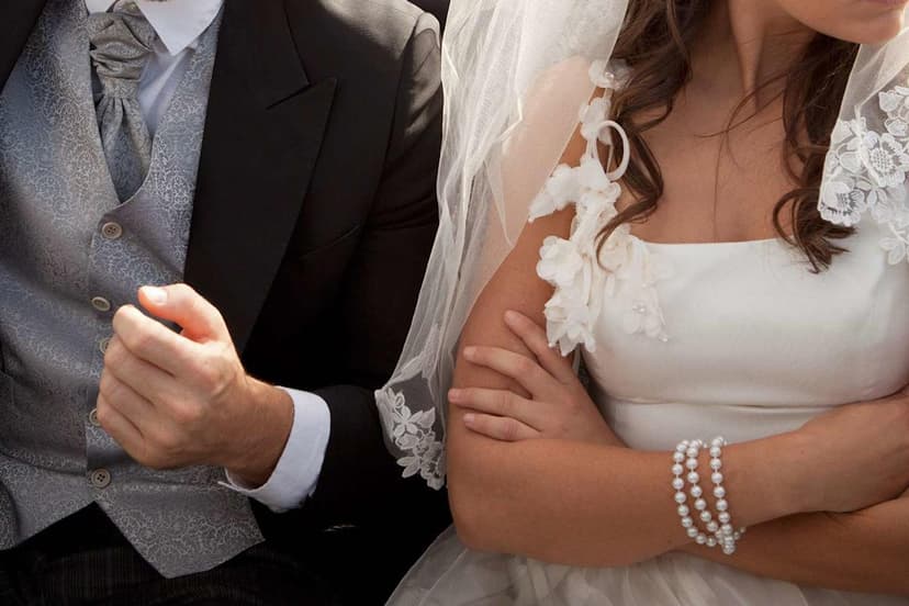 Sister Steals Wedding With Surprise Pregnancy Reveal