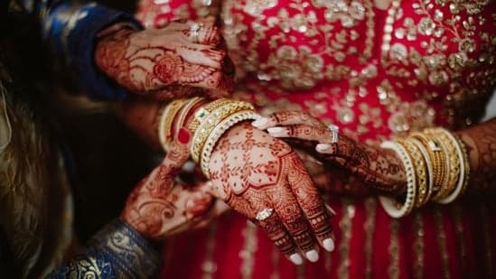 Wedding Season Weight Loss: A Dangerous New Trend