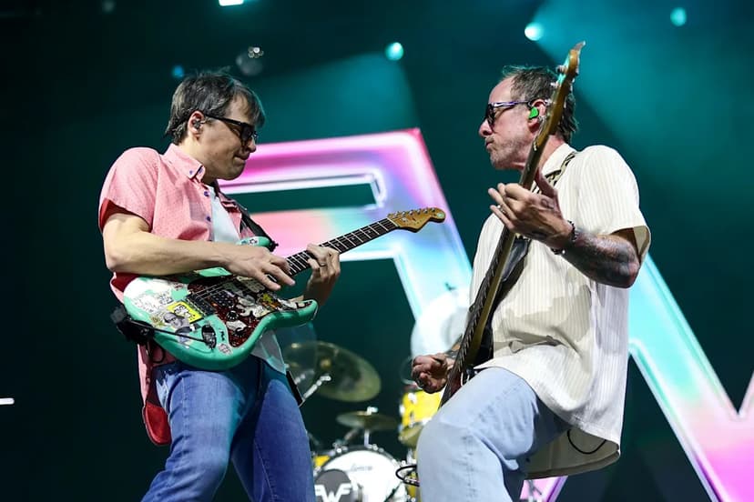 Weezer's Rooftop Surprise: A Venice Beach Bash