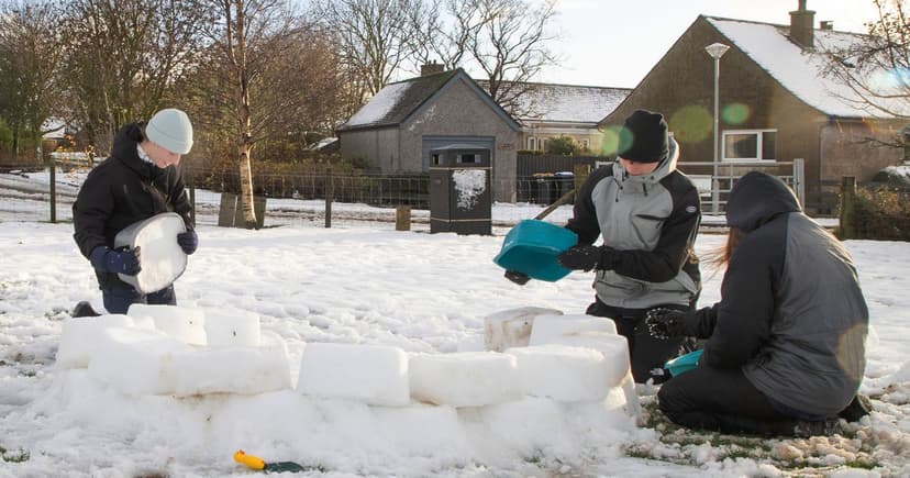 UK Faces Near-Freezing Weekend, White Christmas Dreams Melt Away