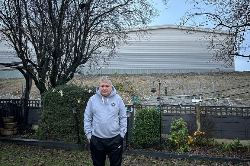 Warehouse Overpowers Homes: Residents Fight Back