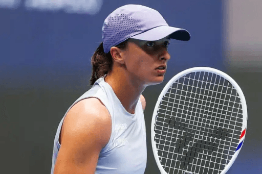 Swiatek's Serve Rollercoaster at Wimbledon