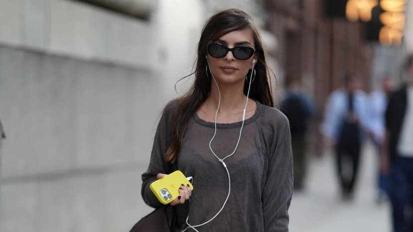 Wired Headphones: The Unexpected Fashion Statement