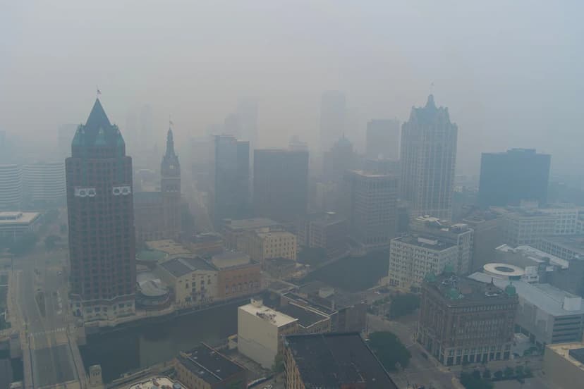 Wisconsin Choked by Canadian Wildfire Smoke