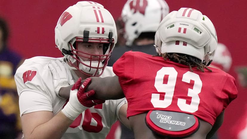 Badgers O-Lineman Bolts Before Portal Deadline