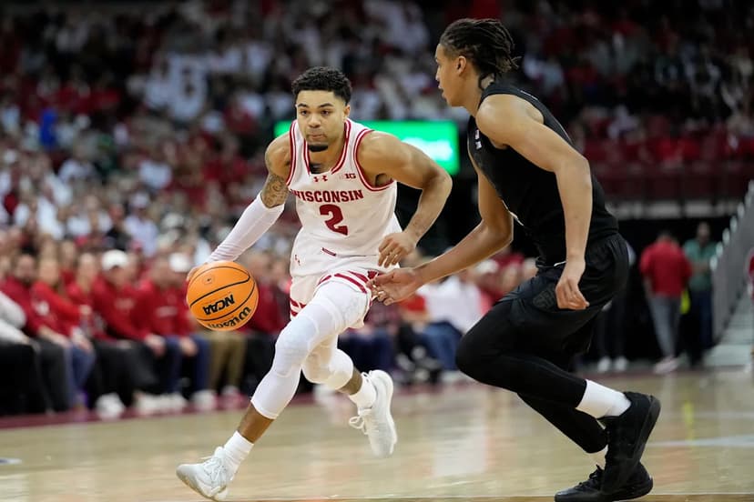 Wisconsin Basketball Returns to Coaches Poll at No. 25