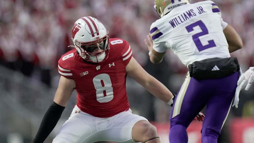 Posa Eyes CFP: Wisconsin LB Aims High for 2026