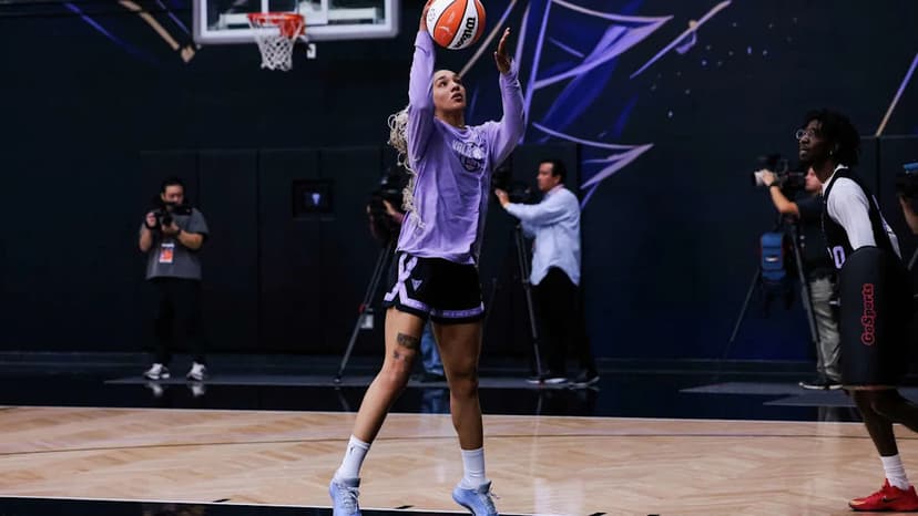 WNBA Finals Media Day Buzzes With Record Crowds