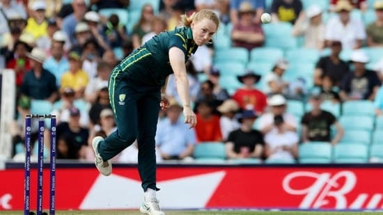Undefeated Giants Clash: England vs Australia Final